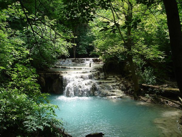 Крушунски водопади, Деветашката пещера, Ловеч
