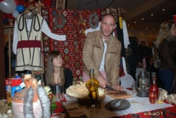 Фестивал на пеглената колбасица в Пирот Сърбия